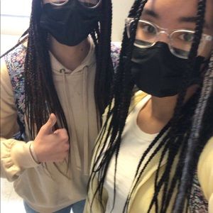 Meet your Posher, Amina